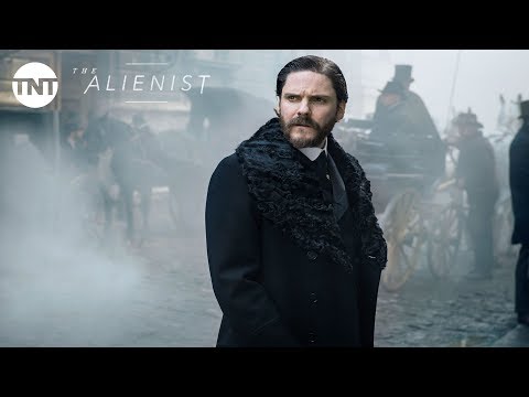 Daniel Brühl, Luke Evans and Dakota Fanning: The Alienist Official Trailer #2 [2018] | TNT