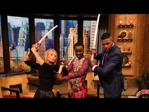 Danai Gurira (The Walking Dead&#039;s Michonne) Teaches Kelly and Michael How to Slay a Walker