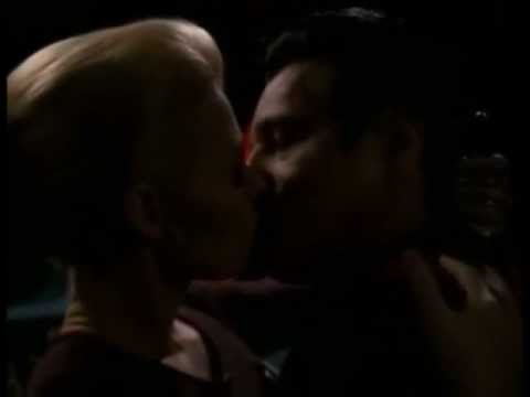 Chakotay and Seven of Nine&#039;s First Kisses (VOY: &quot;Endgame&quot;)