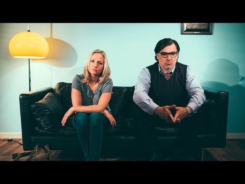 Lindenstraße-Couchzone mit Lisa und Murat