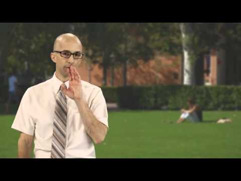 Dean Pelton rekrutiert per Video für das Greendale Community College