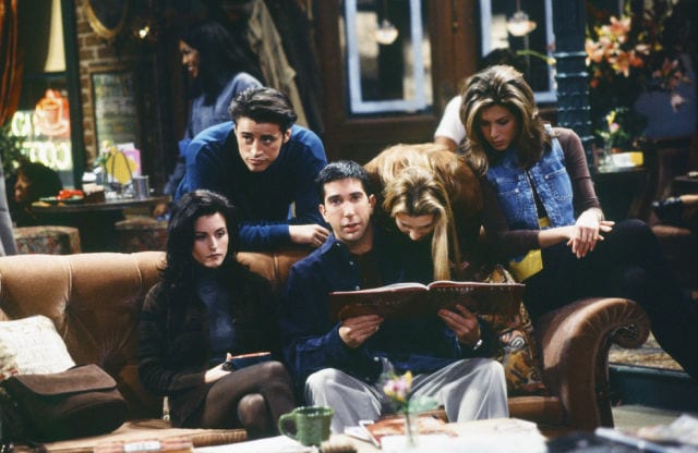 first_season_friends_photos_that_are_a_trip_down_memory_lane_640_07