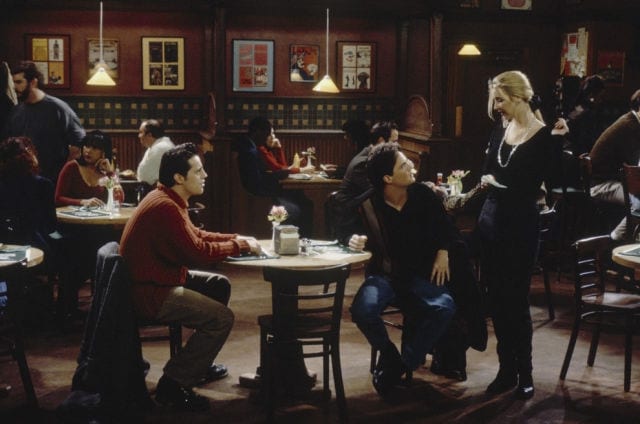 first_season_friends_photos_that_are_a_trip_down_memory_lane_640_16