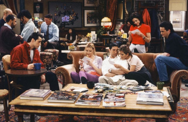first_season_friends_photos_that_are_a_trip_down_memory_lane_640_22