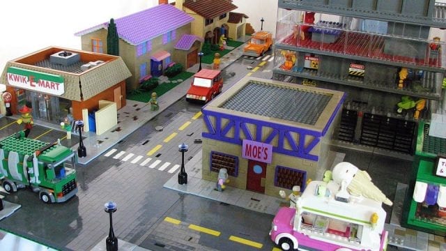 Vergesst das Lego Simpsons Haus, hier ist Lego Springfield