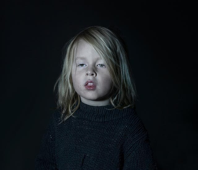 kids-watching-tv_02-640x549