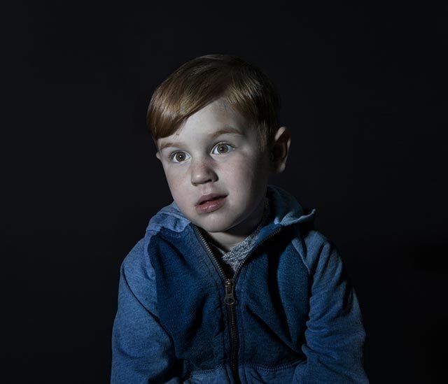 kids-watching-tv_03-640x549