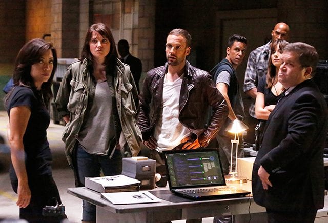 shield-s02e0102-a-640x435