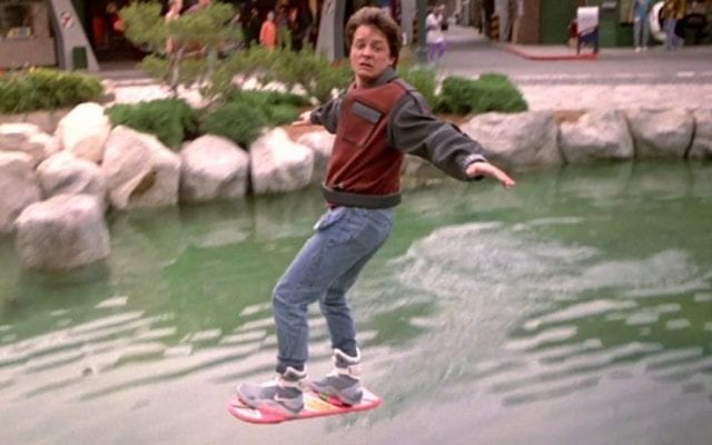 marty-mcfly-uses-mattel-hoverboard-escape-thugs-2015-640x400