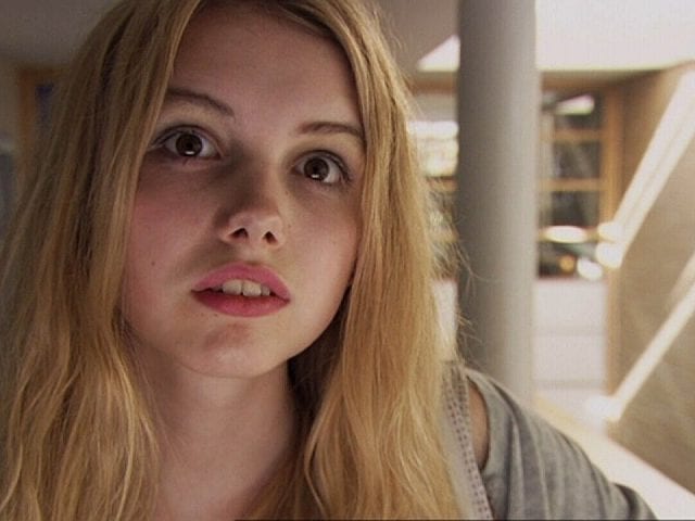 skins-cassie-Hannah-Murray-Wallpaper-640x480