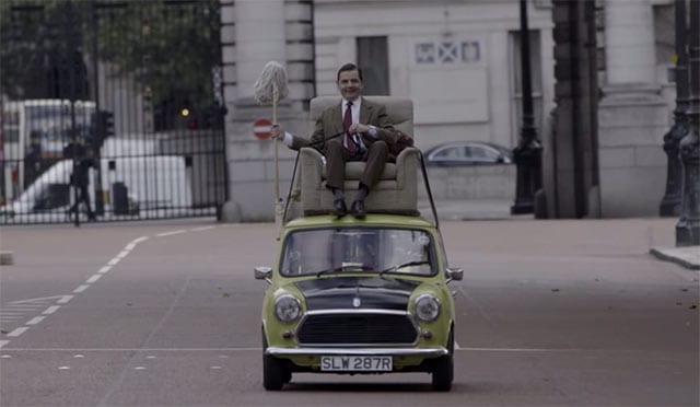 Mr. Bean fährt wieder auf seinem Mini
