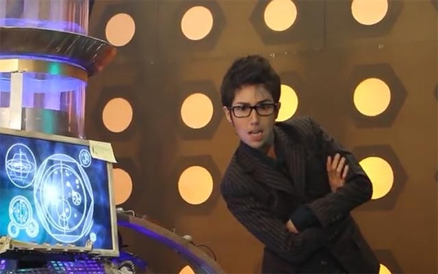 Doctor Who-Cosplayer singen „Time Warp“