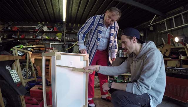 Dittsche und Fynn Kliemann bauen ein Terrarium