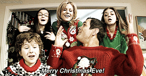 Modern-Family-Merry-Christmas-Eve