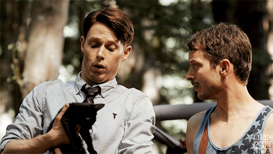 samuel_barnett_dirk_gently_cat