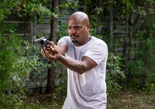 the-walking-dead-episode-811-gabriel-gilliam-935-640x450