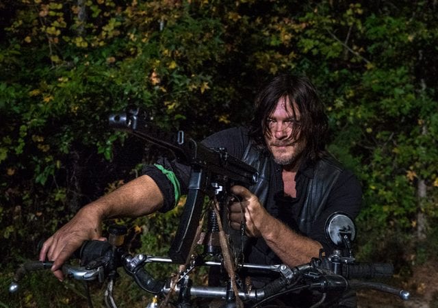 the-walking-dead-episode-813-daryl-reedus-935-640x450
