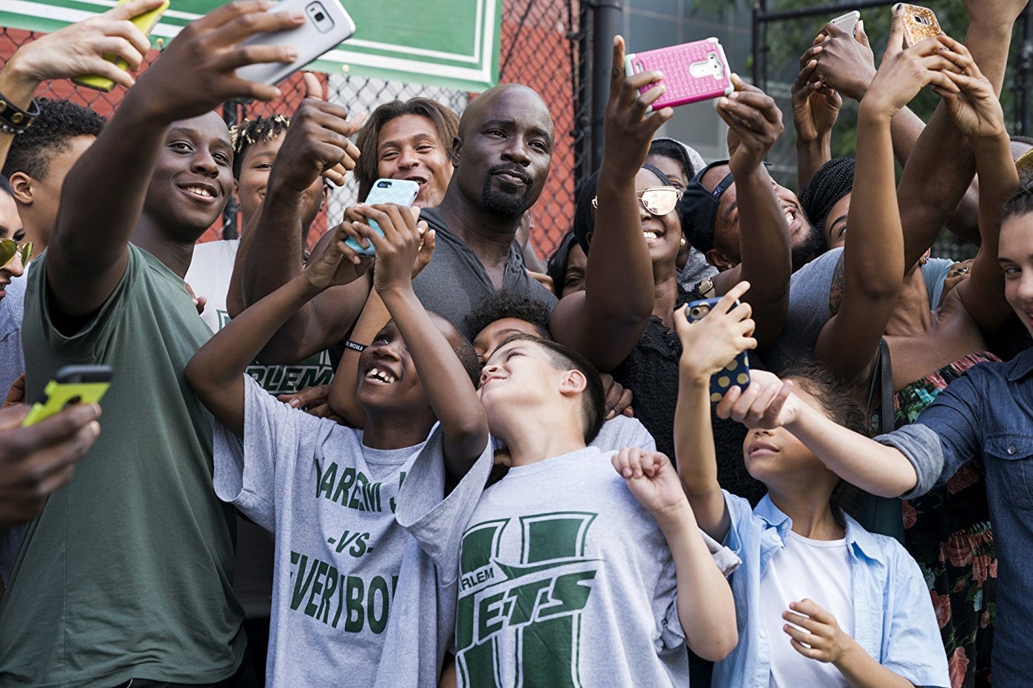 Luke Cage Season 2 Selfie Harlem