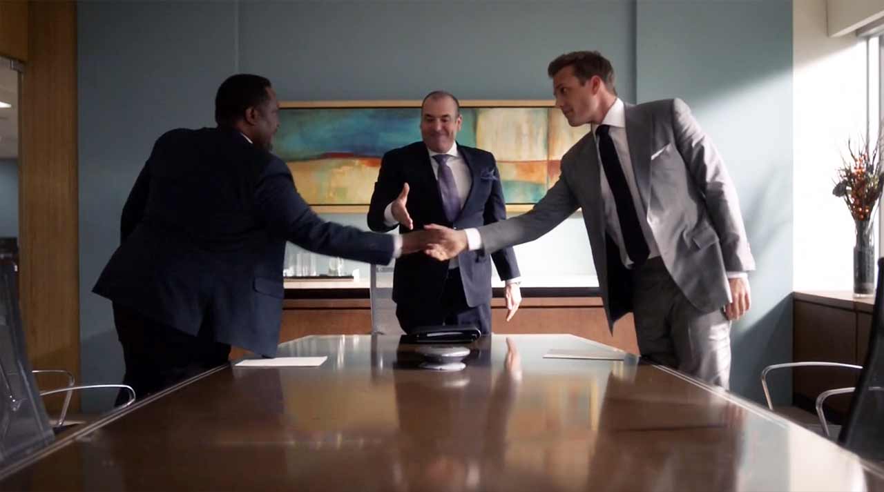 Suits-S08E01-Review_01