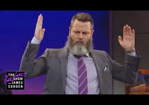 Parks and Recreation-Star Nick Offerman zeigt seine Breakdance-Künste