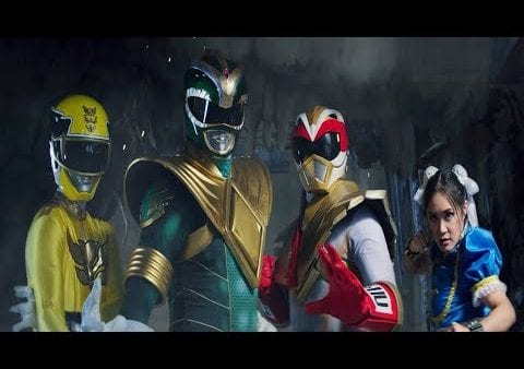 Die Power Rangers kämpfen gegen die Figuren aus Street Fighter!