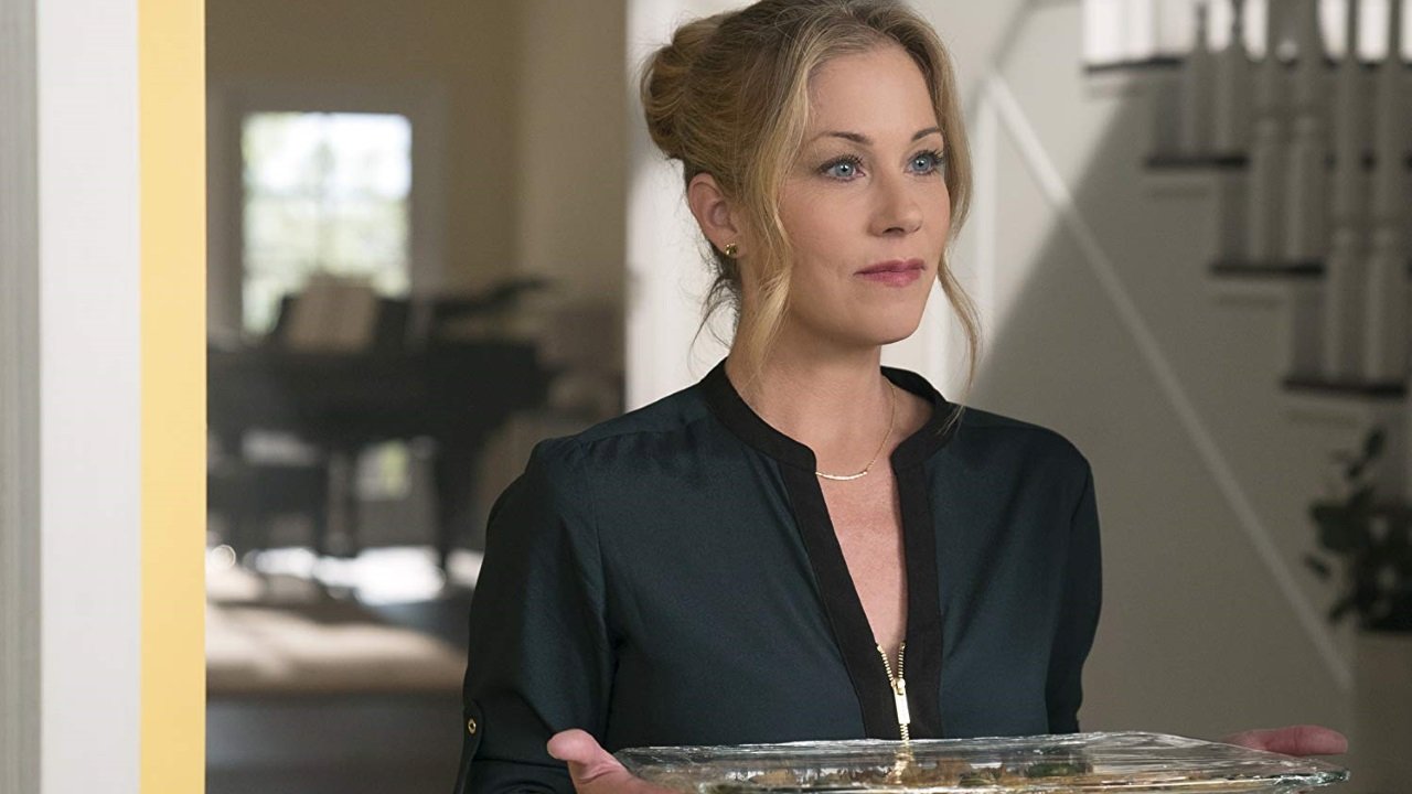 Irrwitziger Trailer zur Dark Comedy „Dead to me“ mit Christina Applegate