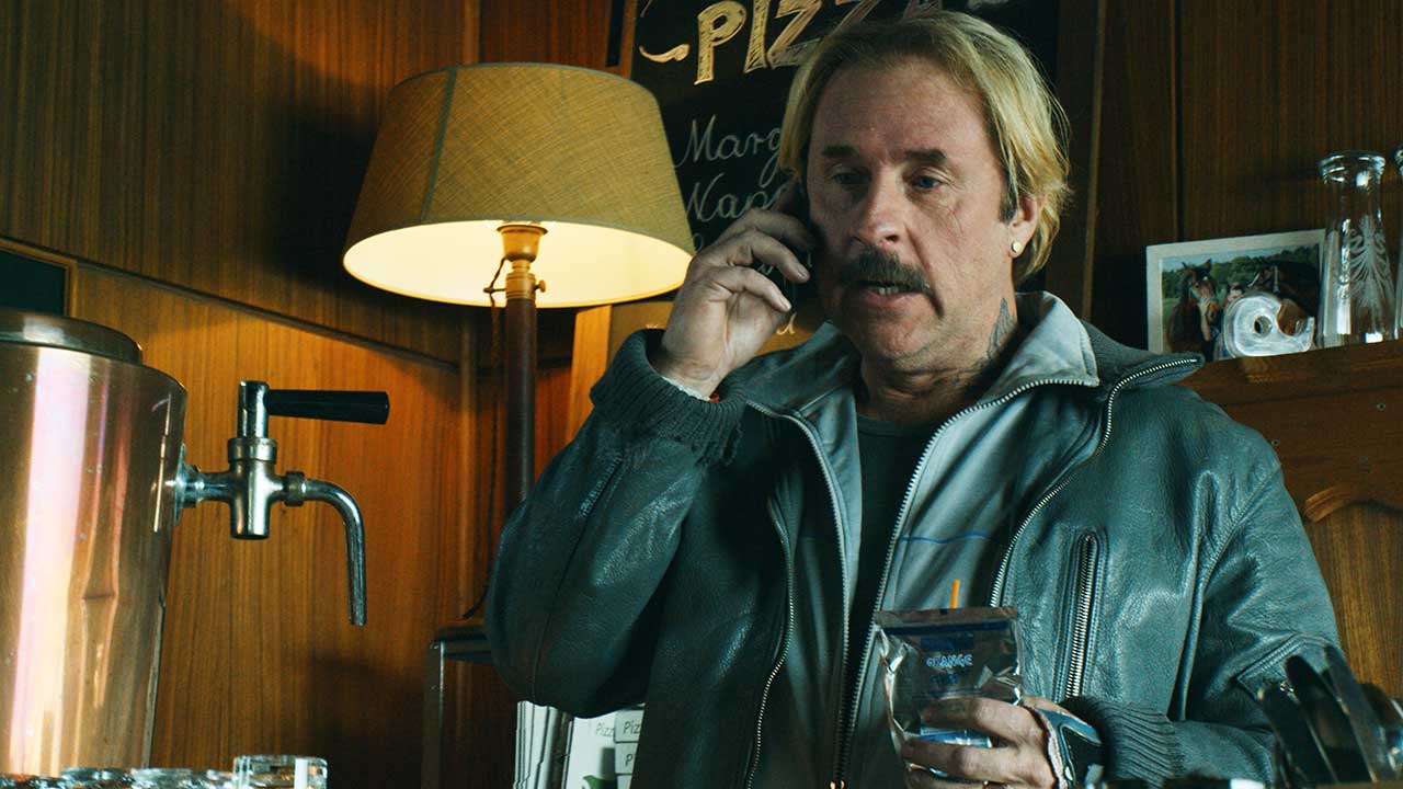 how-to-sell-drugs-online-fast-netflix-serie-review_02