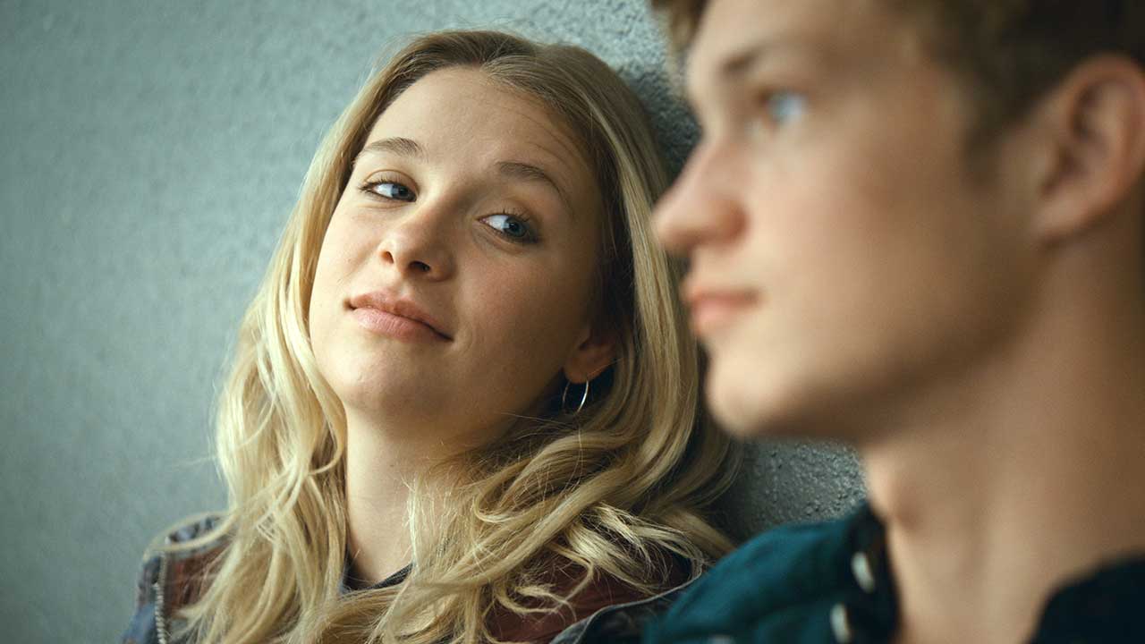 how-to-sell-drugs-online-fast-netflix-serie-review_03