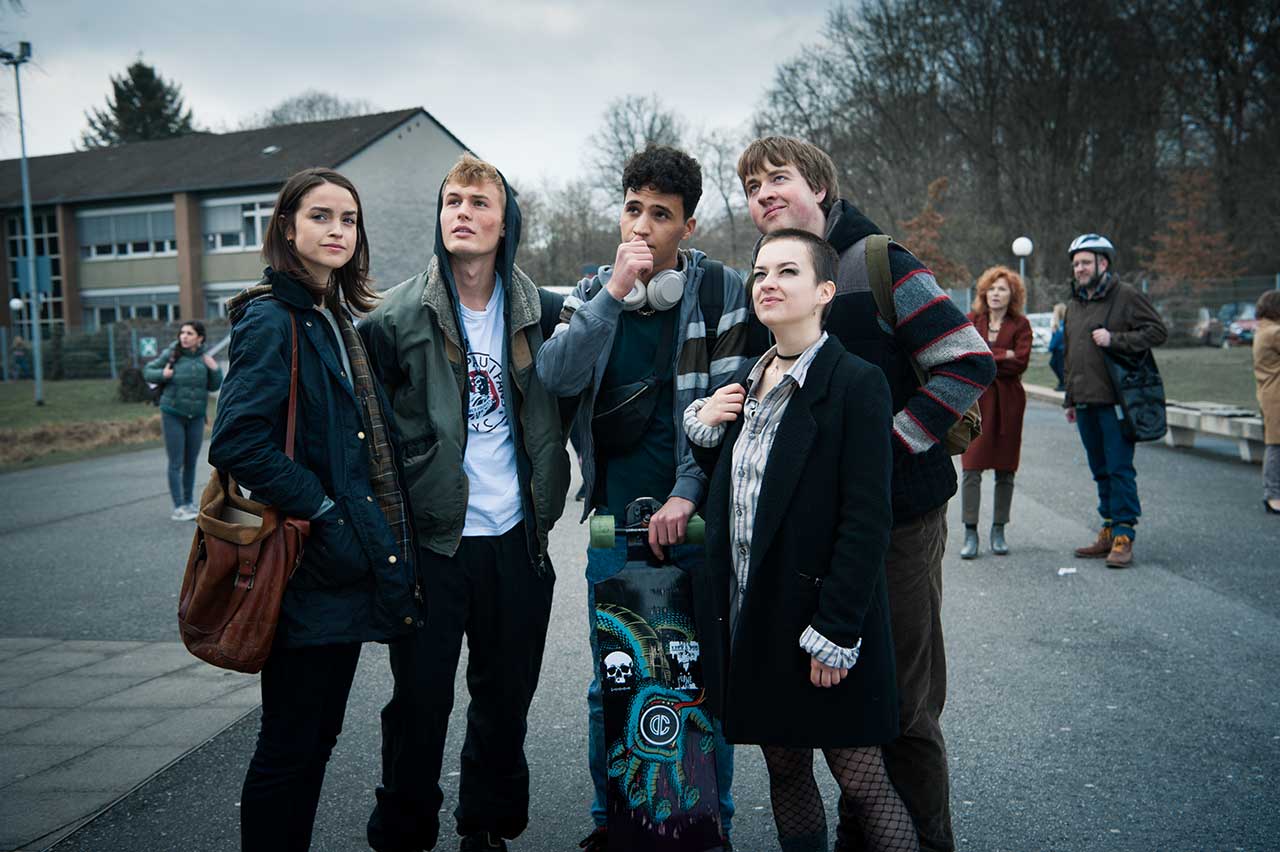 Netflix-Wir-sind-die-Welle-2019-serie_18