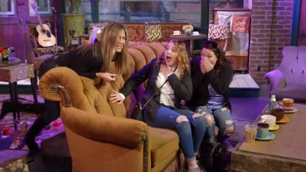 Jennifer Aniston überrascht „Friends“-Fans im Central Perk