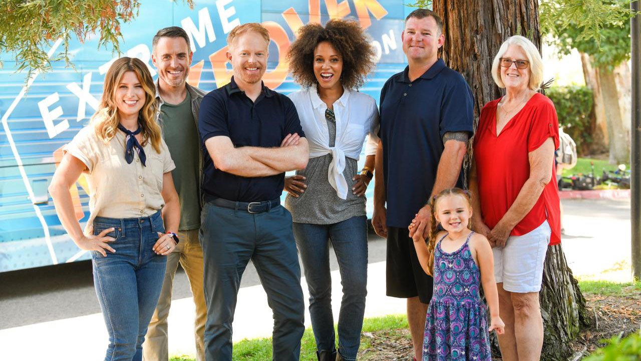 Hgtv Belebt Extreme Makeover Wieder Mit Host Jesse Tyler Ferguson