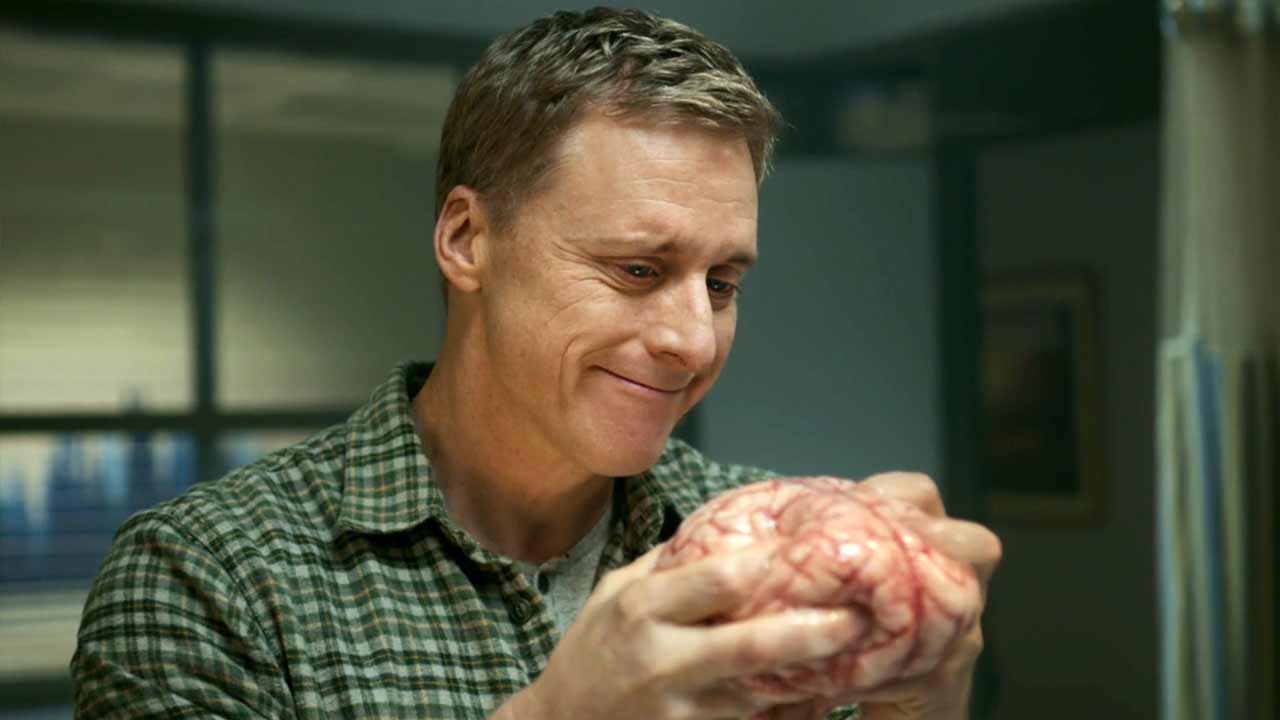 Resident-Alien-S01E01_Pilot_Review_02