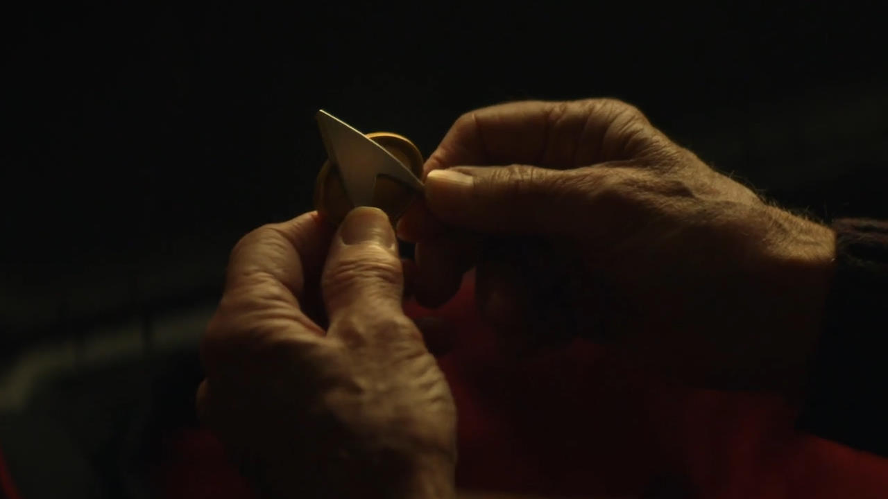 picard-season-3-communicator