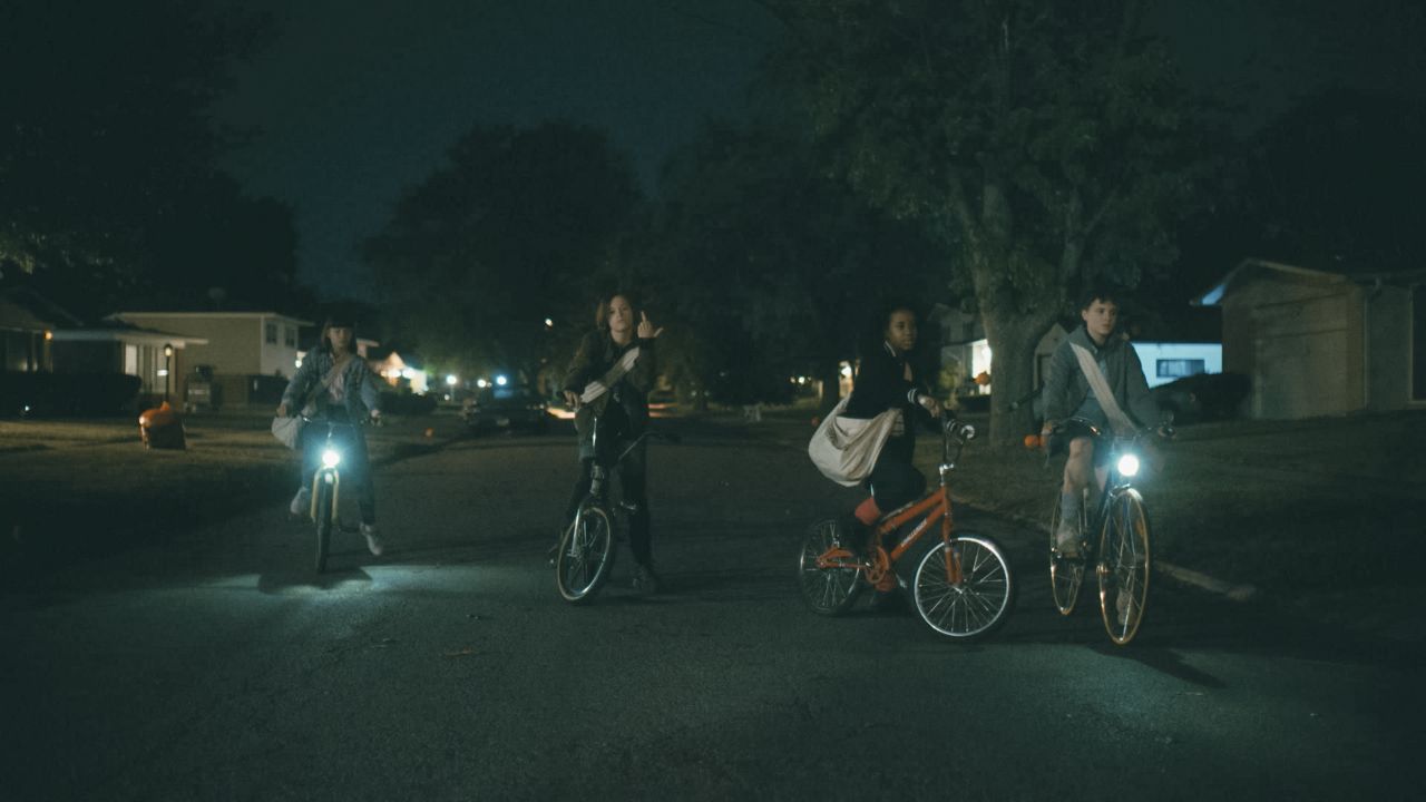 Paper-Girls-Season-1