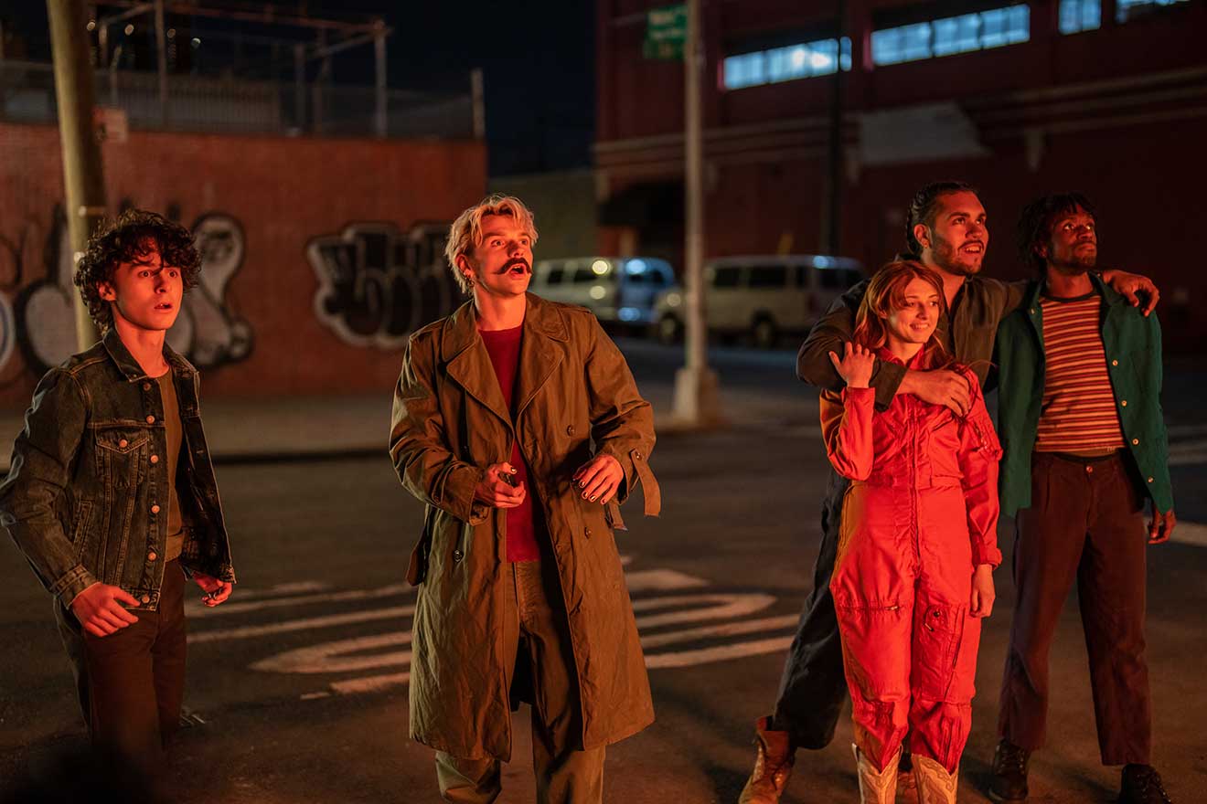 City-on-fire-apple-tv-plus-serie-szenenbilder_01