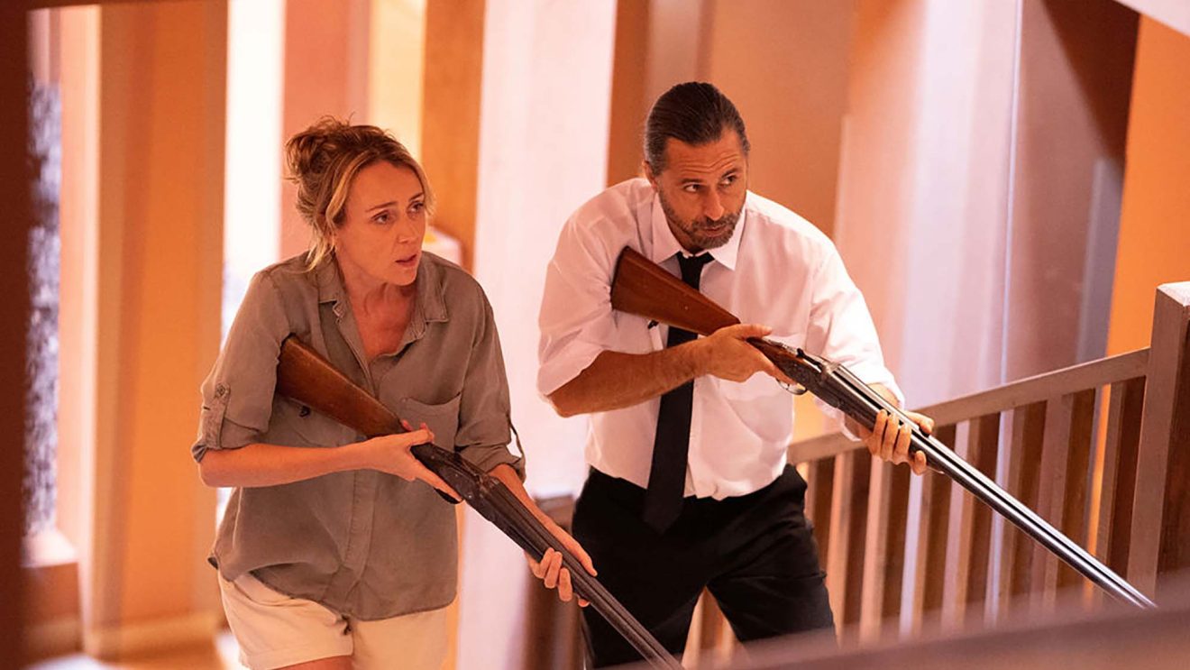 Crossfire – Tod in der Sonne: Alle Infos zur britischen Miniserie im ZDF