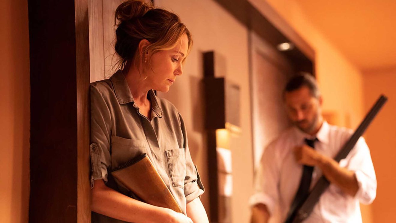 Crossfire – Tod in der Sonne: Trailer und viele Fotos aus der britischen Miniserie im ZDF
