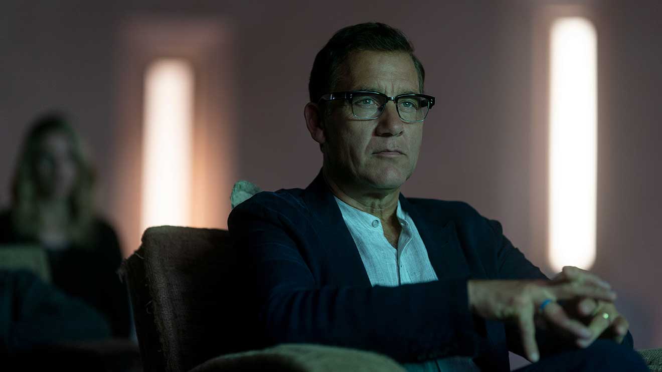 A-Murder-at-the-End-of-the-World-Serie-Review-05