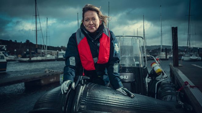 Review: „Annika – Mord an Schottlands Küste“ S01E01 – Kann ich das? (Serienstart)