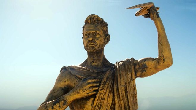 Jeff-Goldblum-als-zeus-in-KAOS-netflix-serie