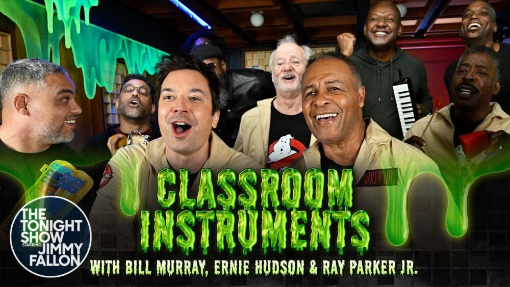 Bill Murray, Ernie Hudson, Ray Parker Jr., Jimmy Fallon & The Roots singen den Ghostbusters Song