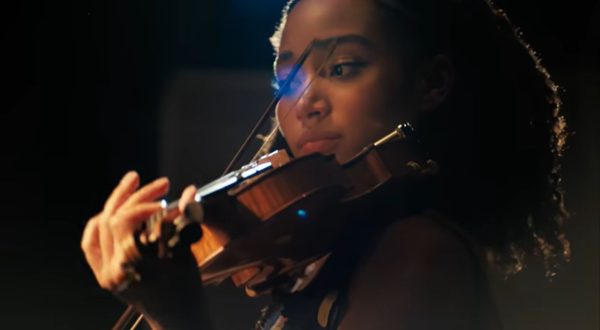 „The Acolyte“-Star spielt „Star Wars“-Titelmelodie auf der Geige