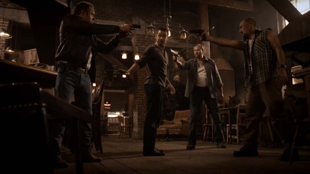 Banshee-s01e01-pilot-review-03