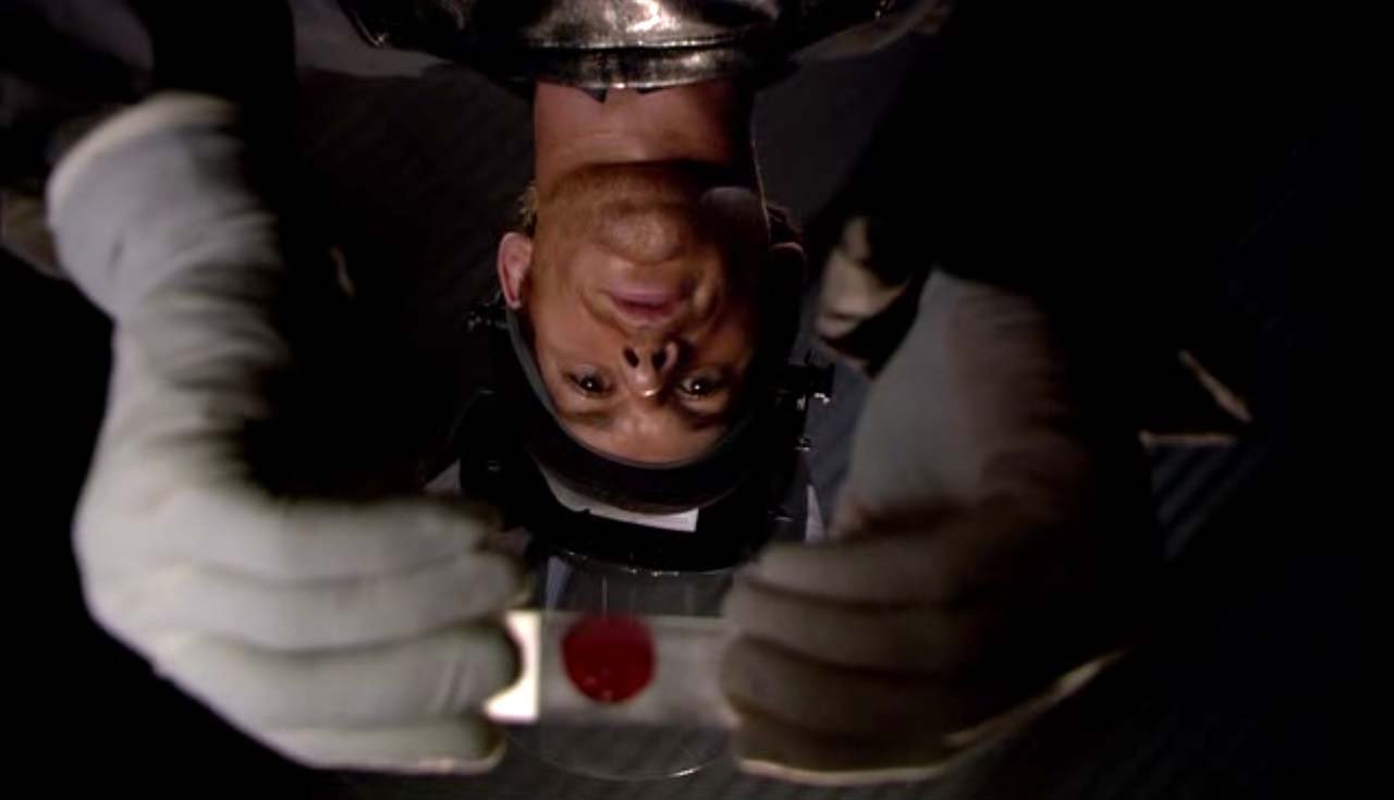 Dexter-S01E01-Pilot-Review-01