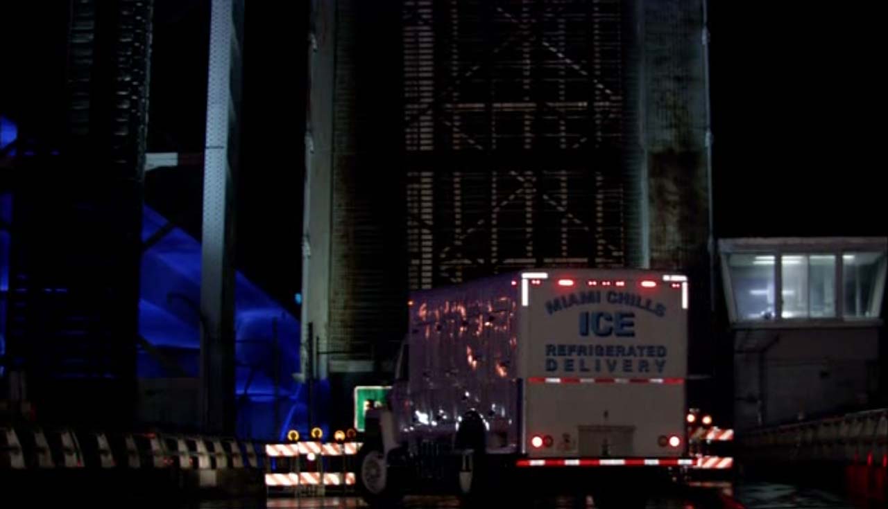 Dexter-S01E01-Pilot-Review-04